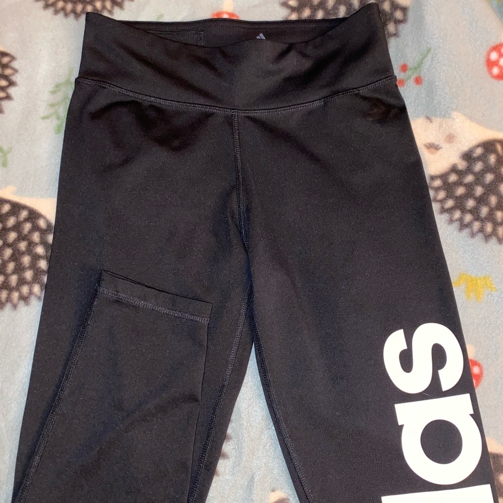 Adidas 3/4 tight mid rise